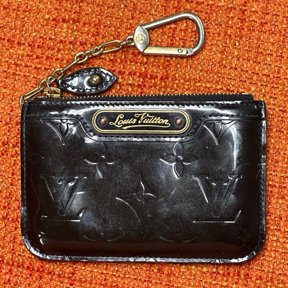 WOW POSHMARK - XL Authentic Louis Vuitton Patent Leather Monogram Wallet - Picture 4 of 16